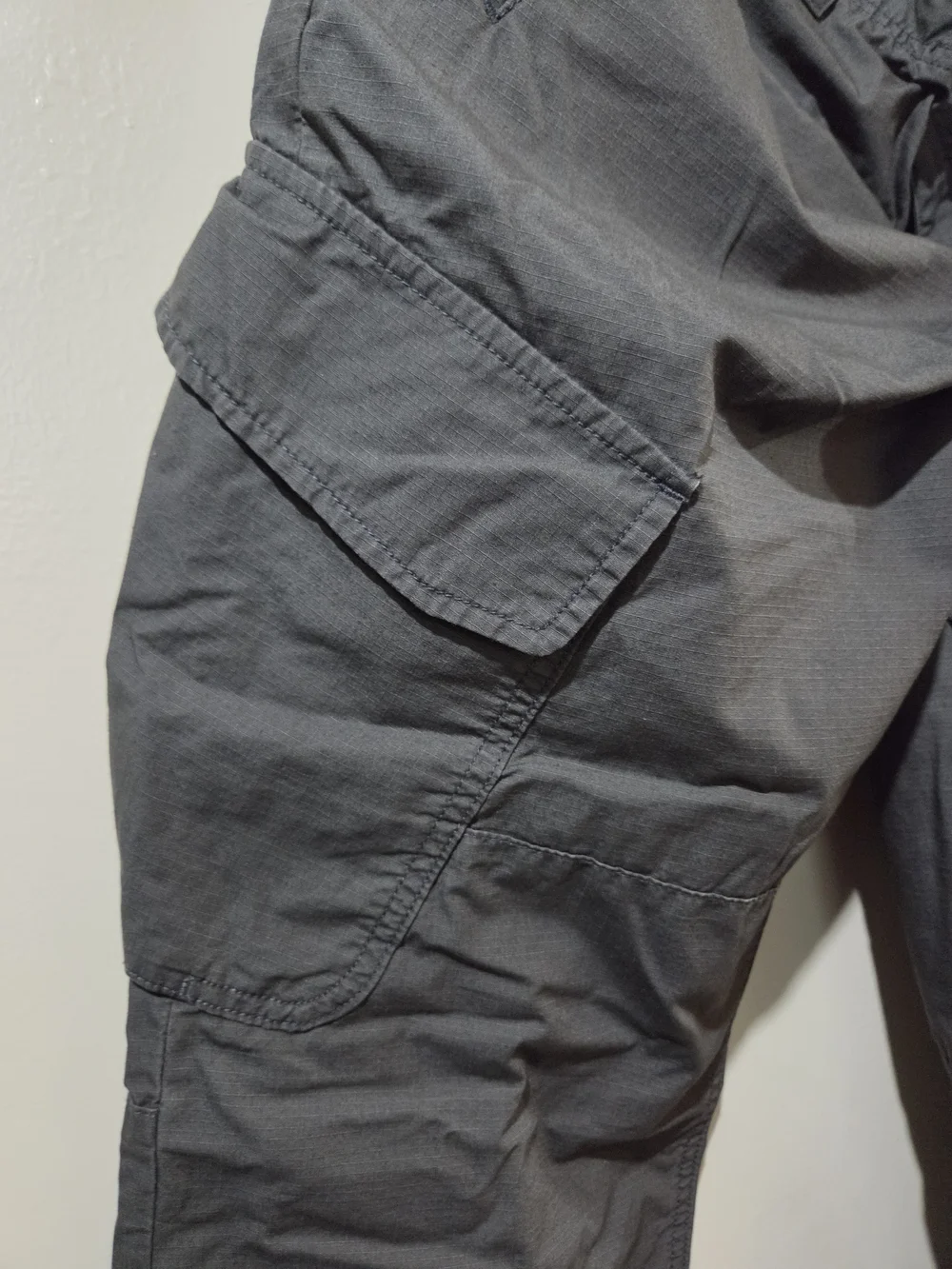 Banana Republic Men's Dark Grey Cargo Pants
